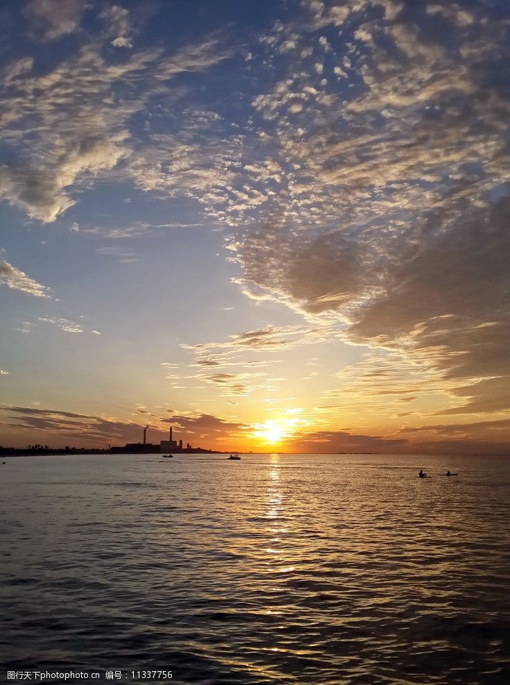 止锚湾海上日出图片