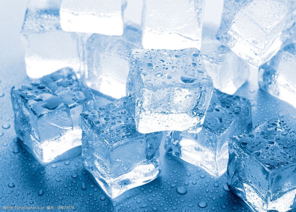 关键词:蓝色冰块 冰块 冰晶 冰镇 立方体 固态水 结冰 冰冻 冰凉 透明