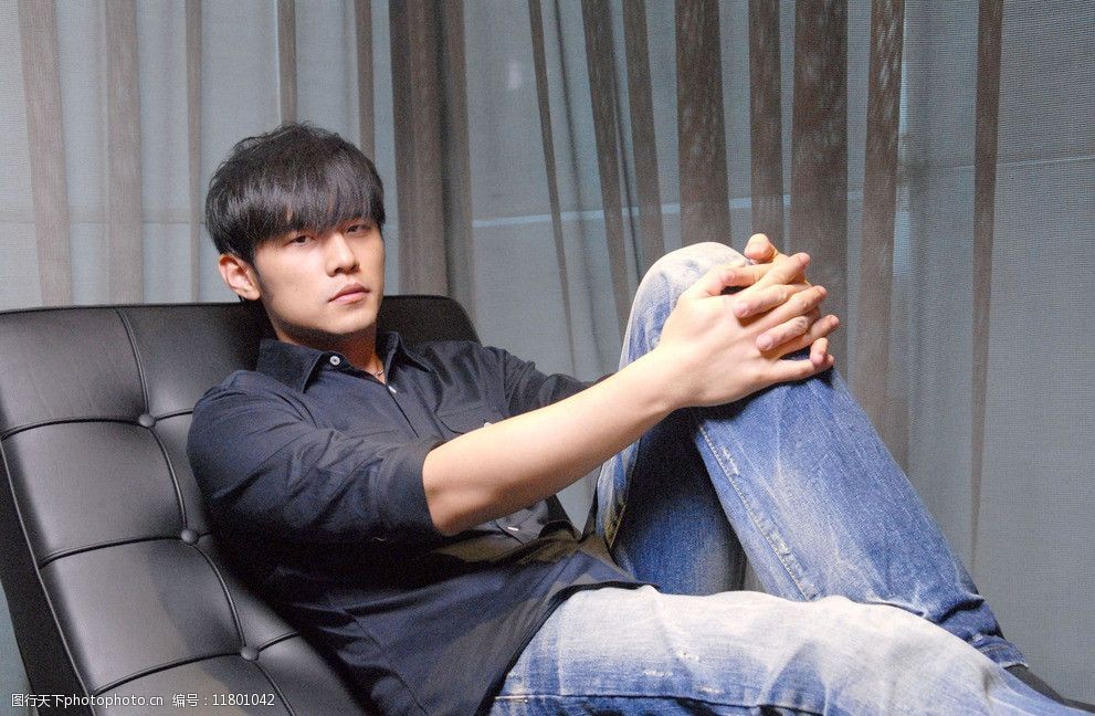 周杰伦我不配MV照图片