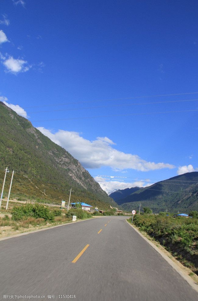 关键词:西藏风景 天空 蓝天 白云 西藏 树木 道路 公路 国内旅游 旅游