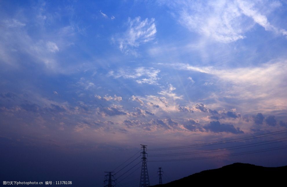 关键词:丁达尔 天空 云朵 傍晚 景色 自然风景 自然景观 摄影 600dpi