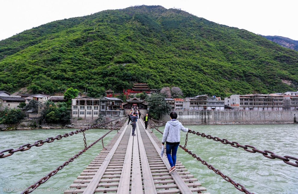 关键词:泸定桥 浮桥 铁链 铁索 革命纪念 大渡河 旅游摄影 国内旅游