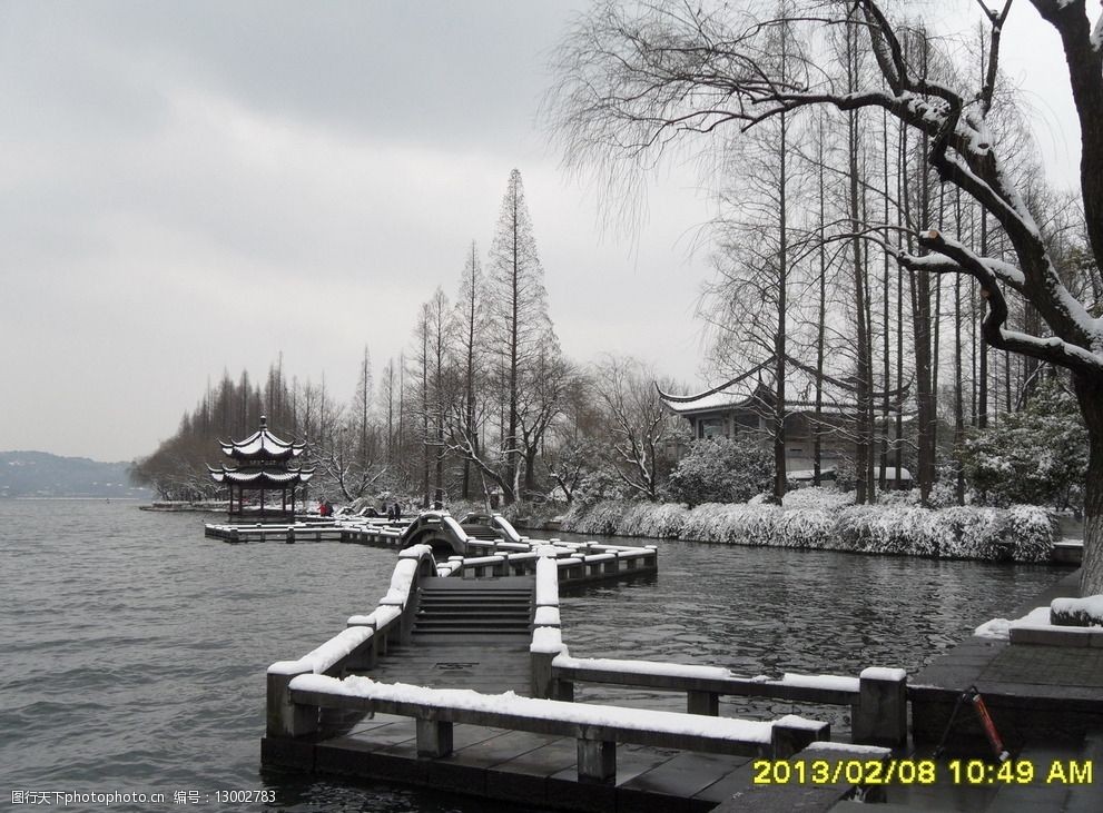 西湖雪景图片