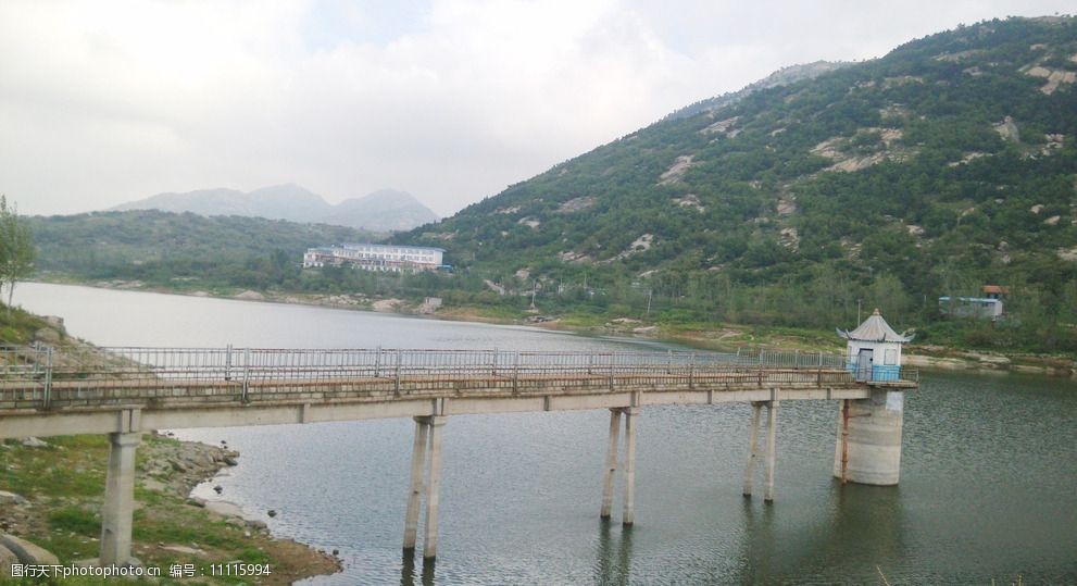 关键词:山东临沂莒南小龙山水 桥 河水 水库 大山 自然 国内旅游 旅游