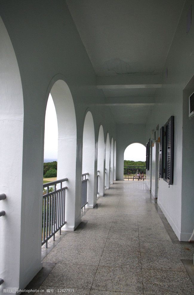 白色走廊图片