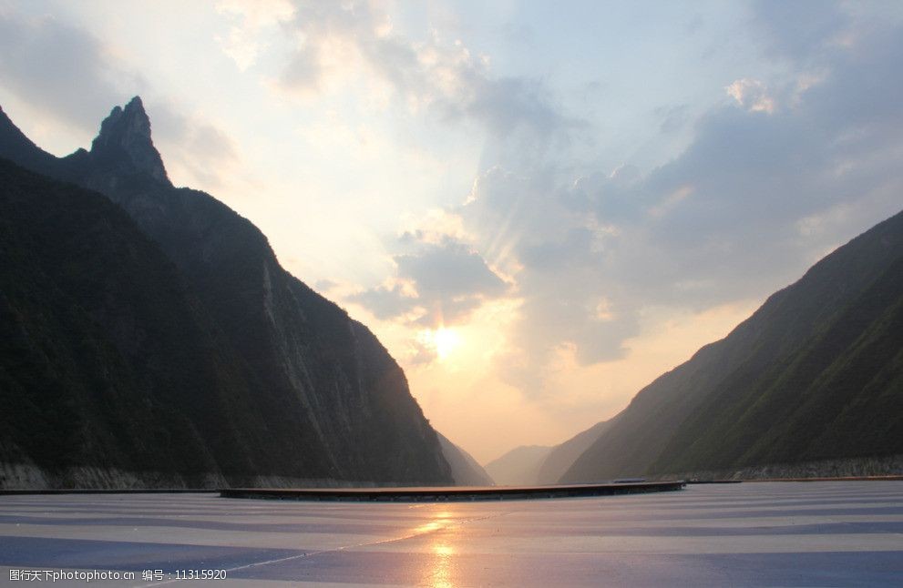 三峽風景日出美景圖片