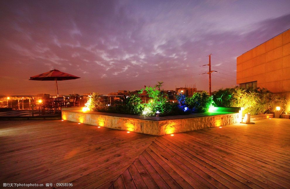 屋顶花园夜色景观图片