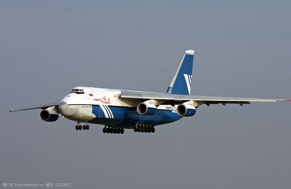 图-124B运输机图片