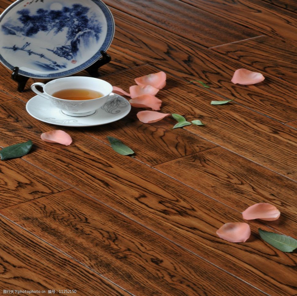 雅红橡木实木仿古地板图片