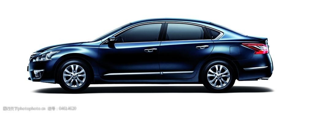东风日产天籁全侧面