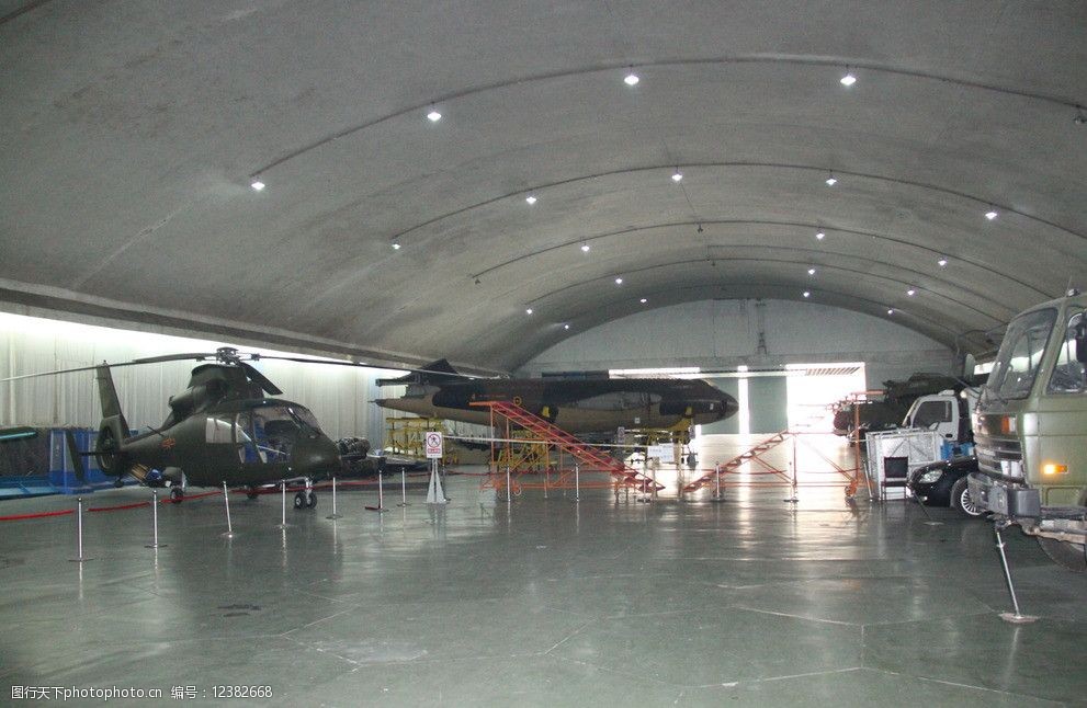 飞机洞库图片