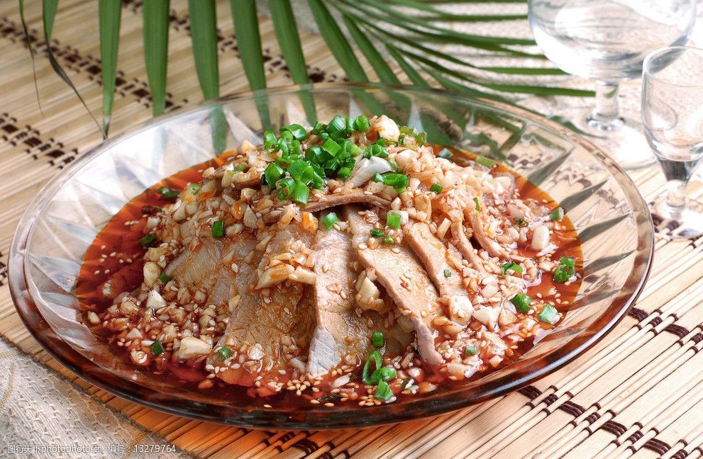 开味凉菜蒜泥白肉图片