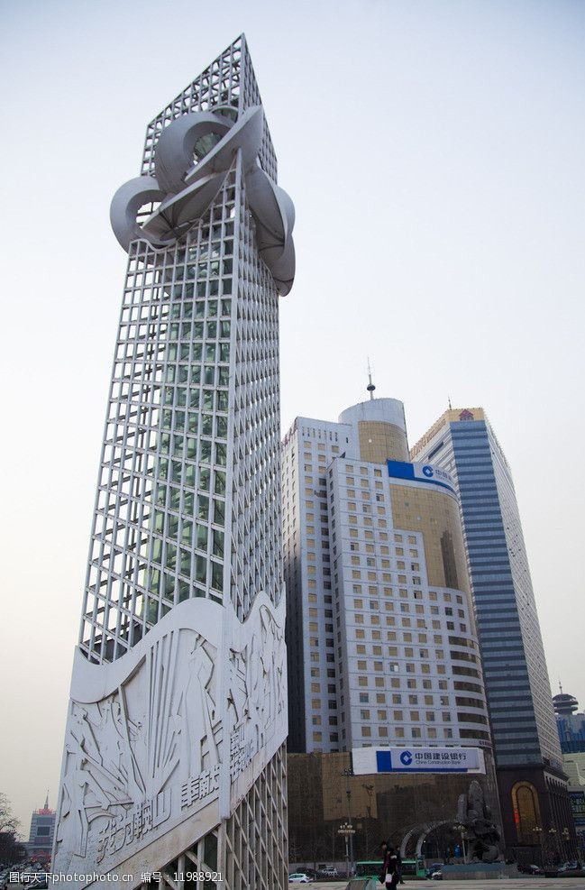 鞍山站前广场图片