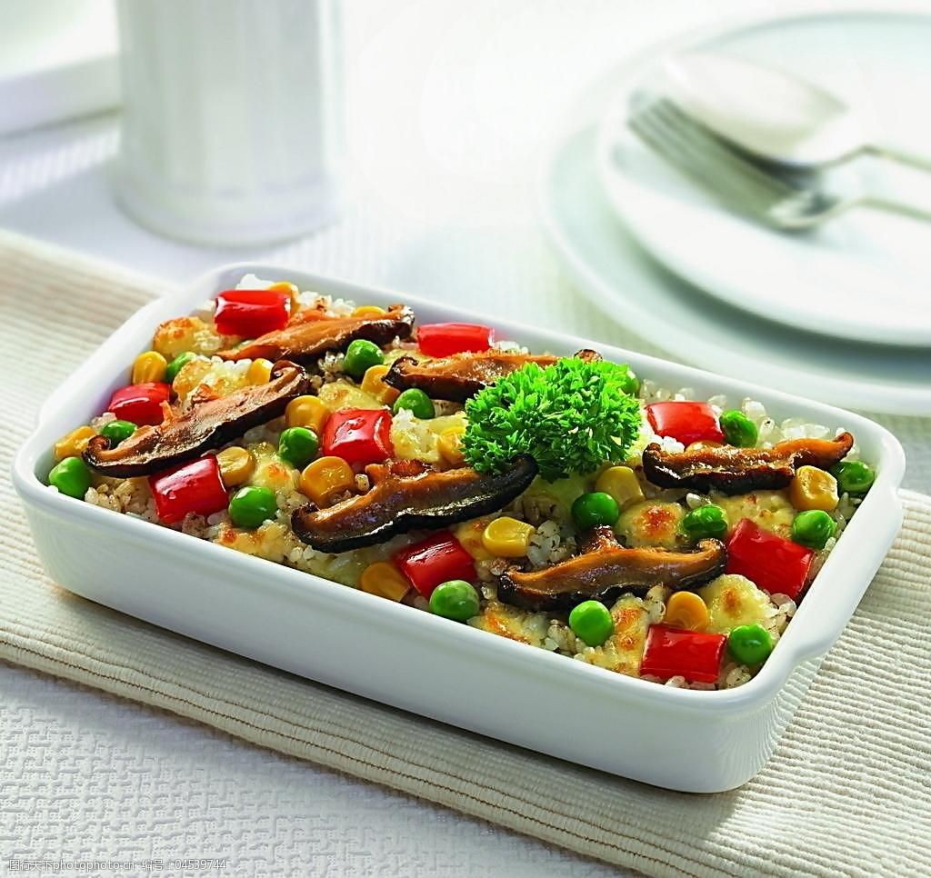 酱汁蘑菇蔬菜焗饭图片