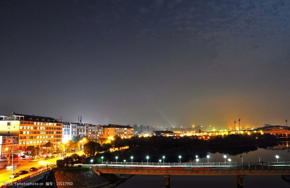 關鍵詞:南昌大學夜景 南昌大學 夜景 商業街 潤溪湖 宿舍 建築景觀