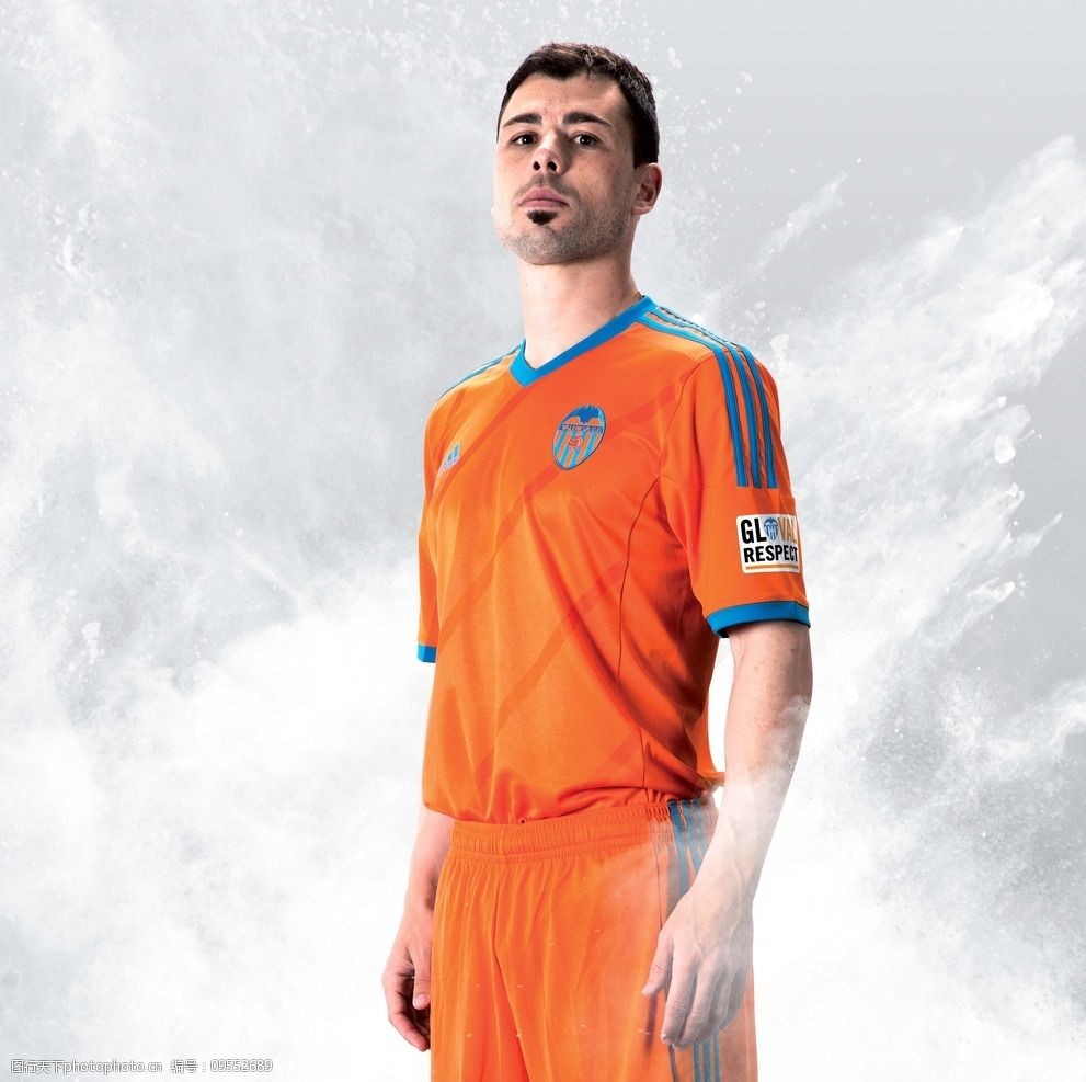 足球俱乐部队服广告图片