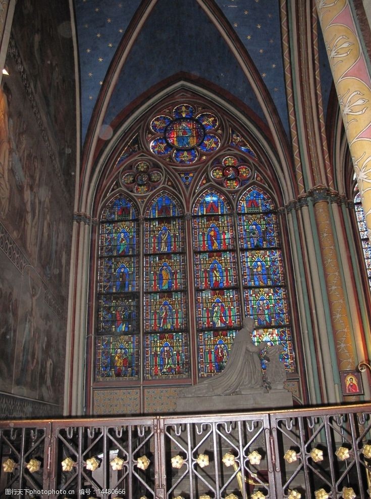 巴黎圣母院内花窗图片