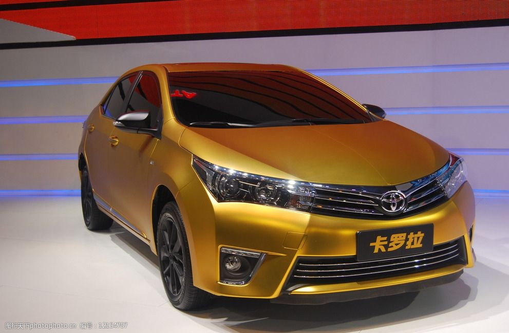 黄金轿车汽车图片